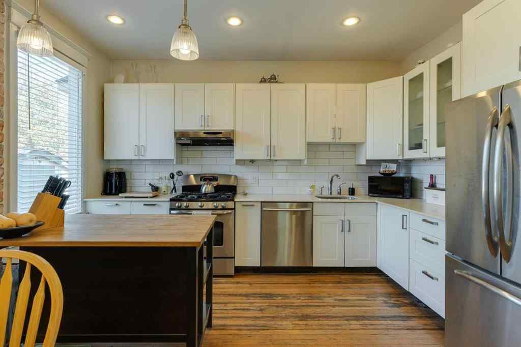 MLS® A2256559 - 2327 15A Street SE in Inglewood Calgary, Residential