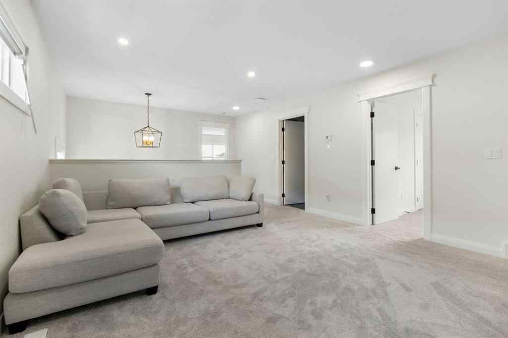 MLS® A2256563 - 219 Chelsea Park  in Chelsea_CH Chestermere, Residential