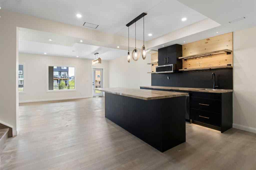 MLS® A2256563 - 219 Chelsea Park  in Chelsea_CH Chestermere, Residential