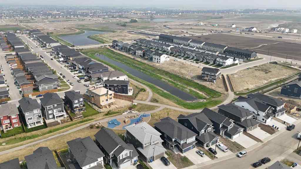 MLS® A2256563 - 219 Chelsea Park  in Chelsea_CH Chestermere, Residential