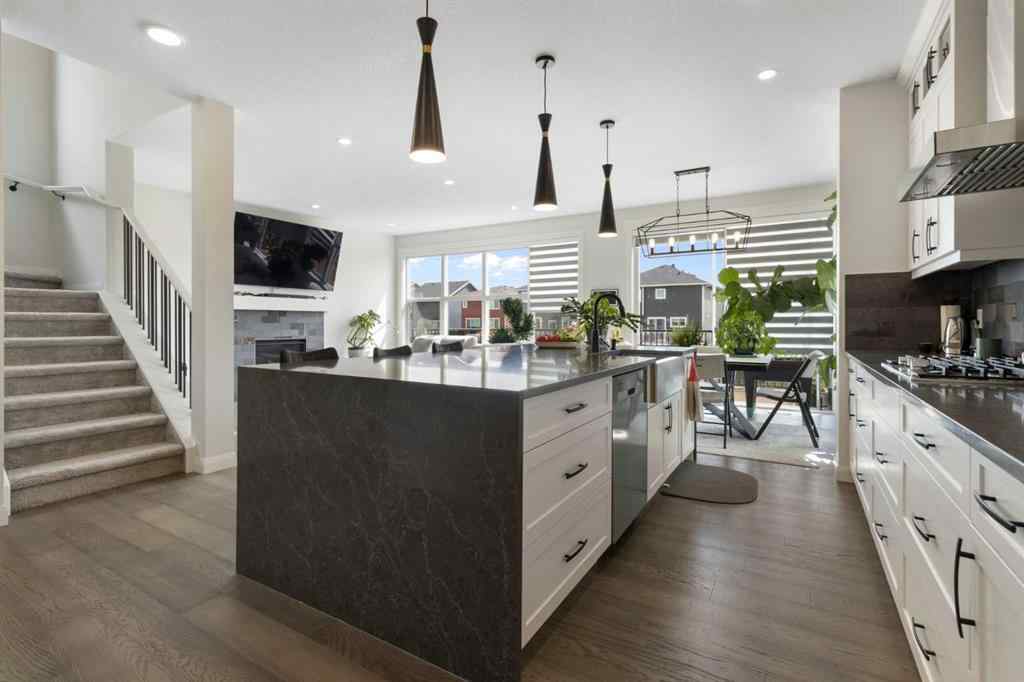 MLS® A2256563 - 219 Chelsea Park  in Chelsea_CH Chestermere, Residential