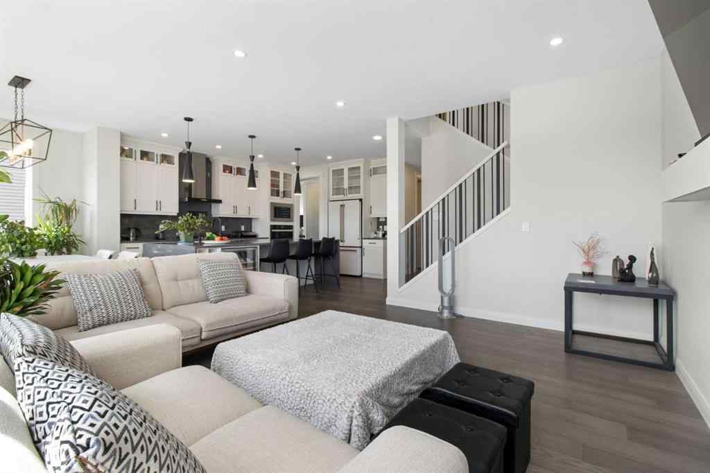 MLS® A2256563 - 219 Chelsea Park  in Chelsea_CH Chestermere, Residential