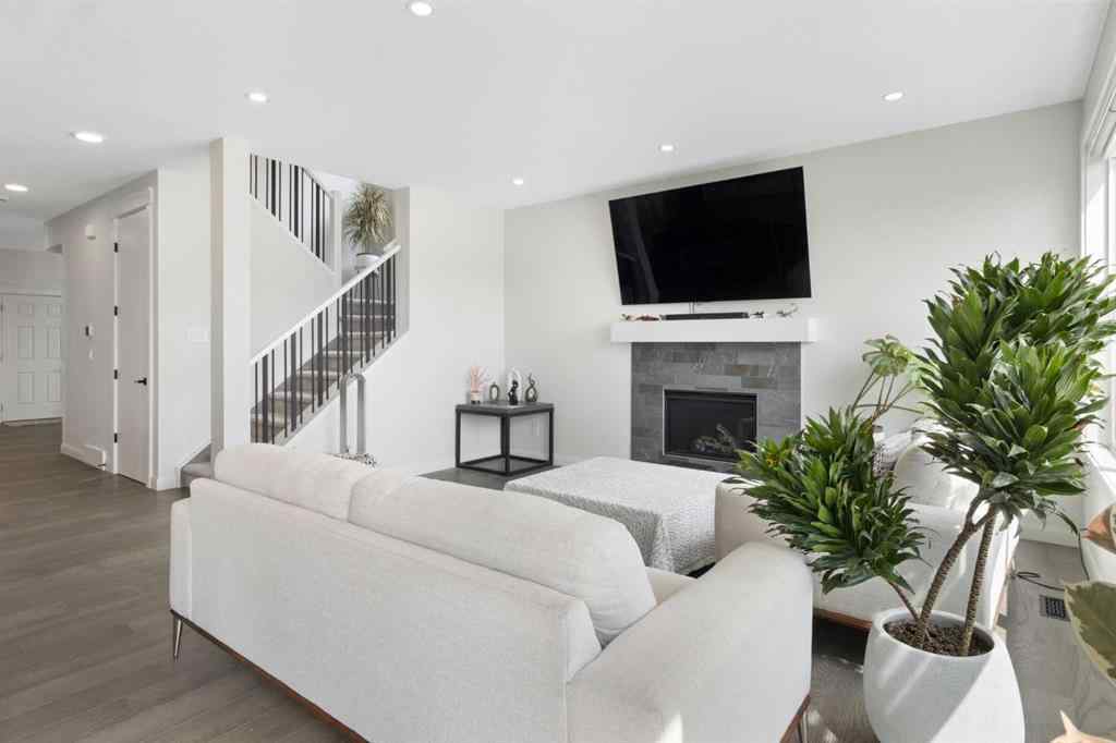 MLS® A2256563 - 219 Chelsea Park  in Chelsea_CH Chestermere, Residential