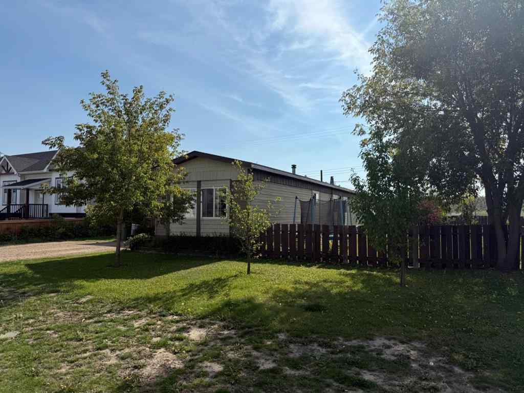 MLS® A2256564 - 10013 95 Ave   in NONE La Crete, Residential