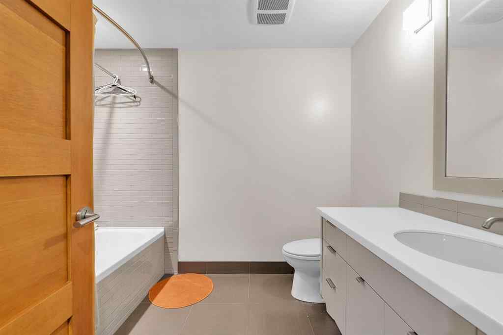 MLS® A2256575 - 2312 12 Avenue NW in Hounsfield Heights/Briar Hill Calgary, Residential