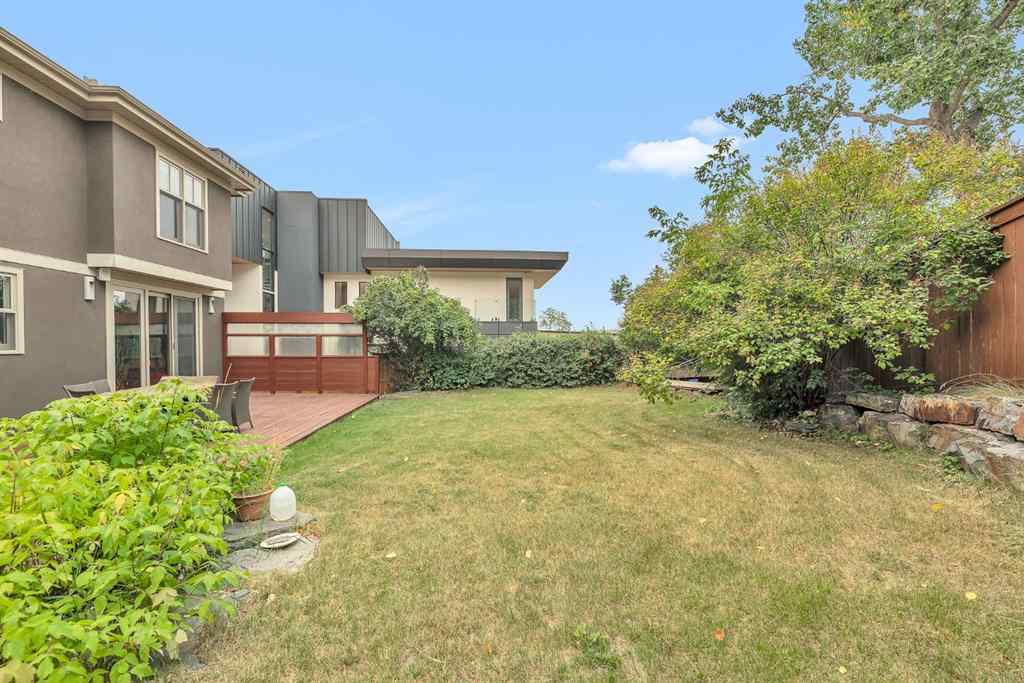 MLS® A2256575 - 2312 12 Avenue NW in Hounsfield Heights/Briar Hill Calgary, Residential
