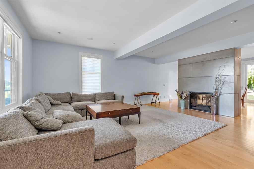 MLS® A2256575 - 2312 12 Avenue NW in Hounsfield Heights/Briar Hill Calgary, Residential