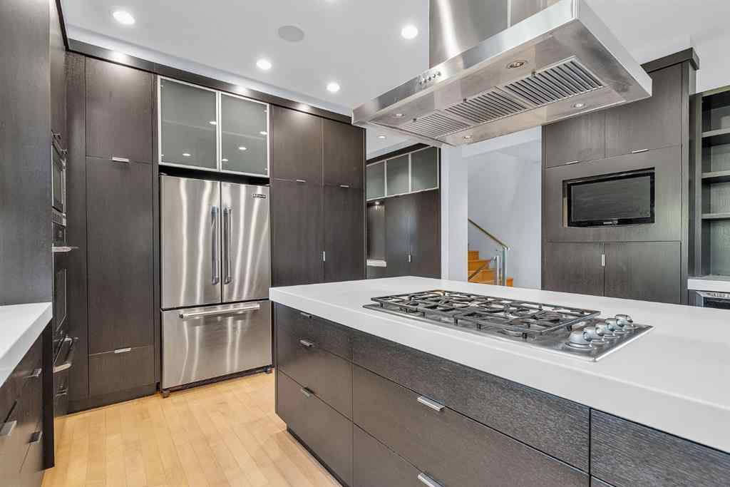 MLS® A2256575 - 2312 12 Avenue NW in Hounsfield Heights/Briar Hill Calgary, Residential