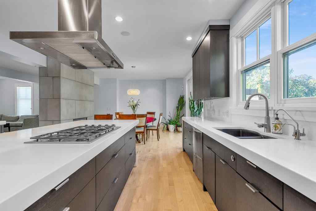 MLS® A2256575 - 2312 12 Avenue NW in Hounsfield Heights/Briar Hill Calgary, Residential