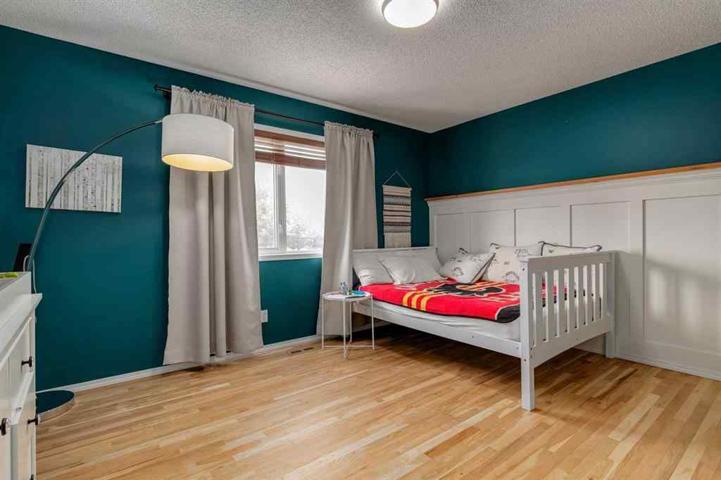MLS® A2256579 - 817 Crystal Beach Bay  in The Beaches Chestermere, Residential