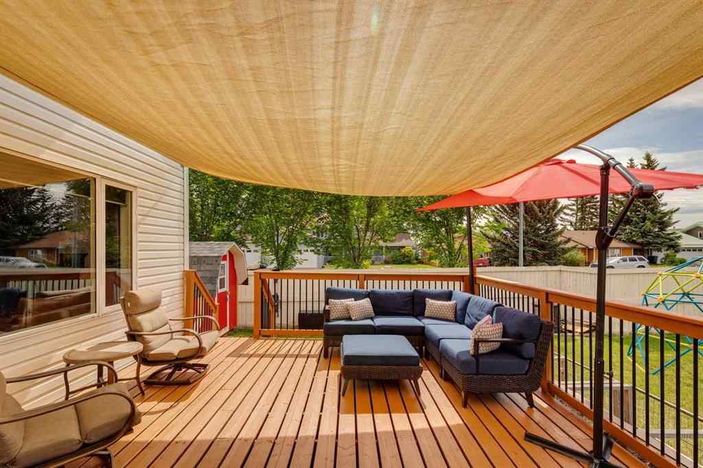 MLS® A2256579 - 817 Crystal Beach Bay  in The Beaches Chestermere, Residential