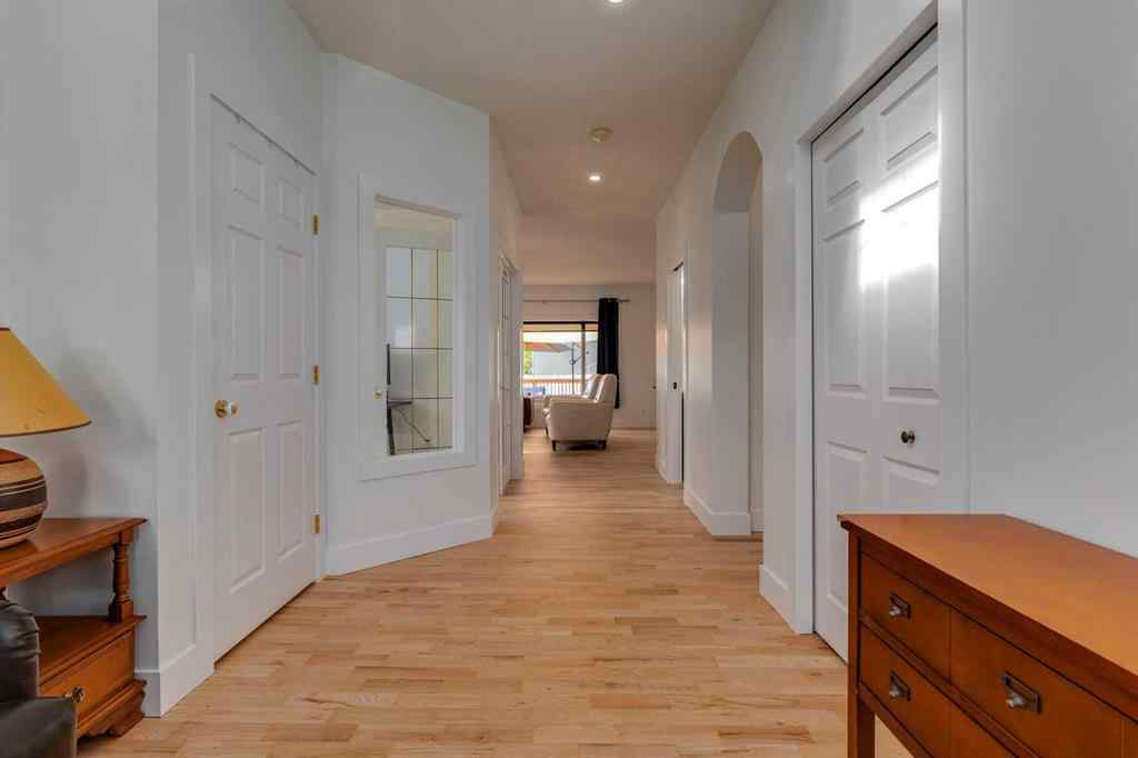 MLS® A2256579 - 817 Crystal Beach Bay  in The Beaches Chestermere, Residential