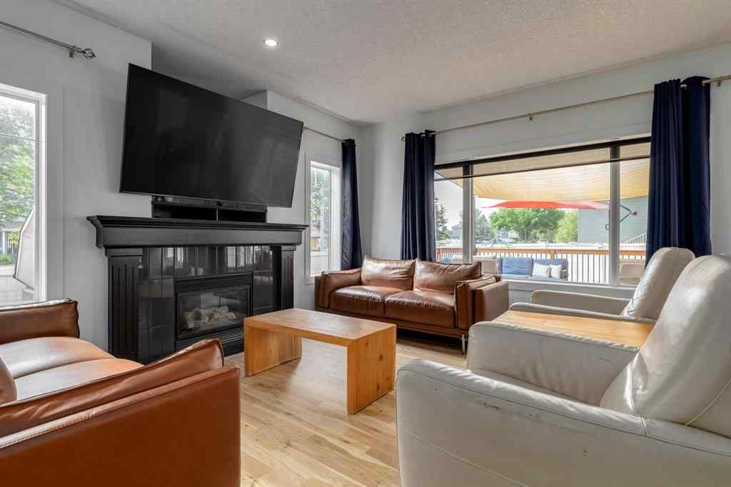 MLS® A2256579 - 817 Crystal Beach Bay  in The Beaches Chestermere, Residential