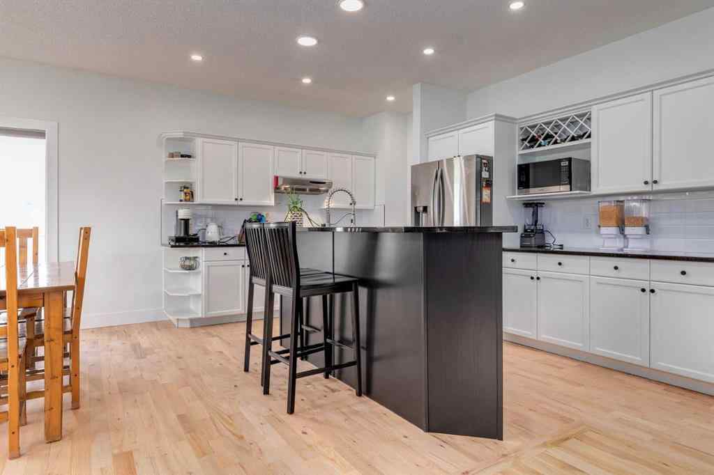 MLS® A2256579 - 817 Crystal Beach Bay  in The Beaches Chestermere, Residential