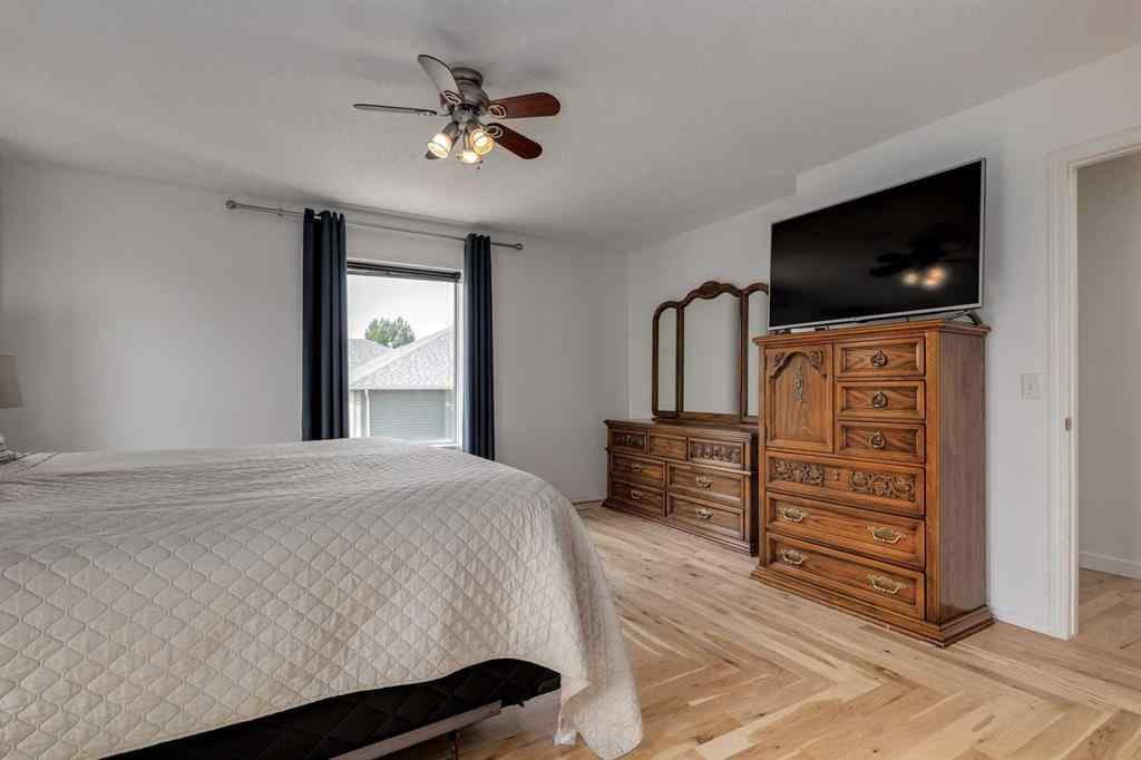 MLS® A2256579 - 817 Crystal Beach Bay  in The Beaches Chestermere, Residential
