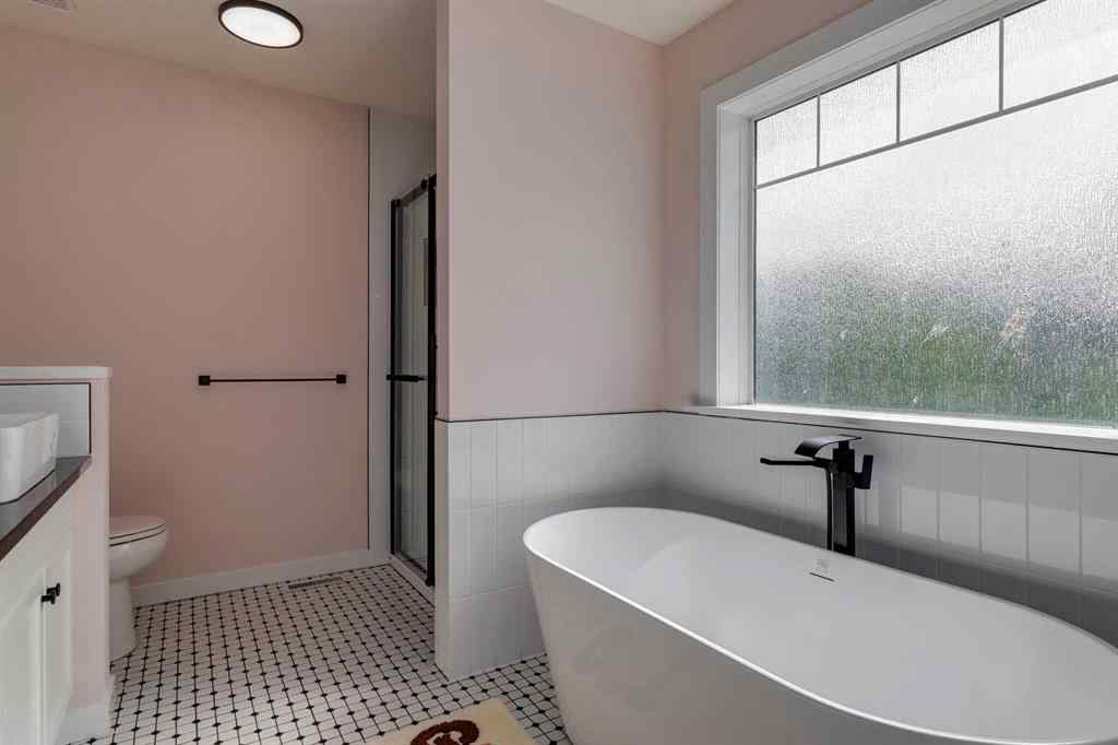 MLS® A2256579 - 817 Crystal Beach Bay  in The Beaches Chestermere, Residential
