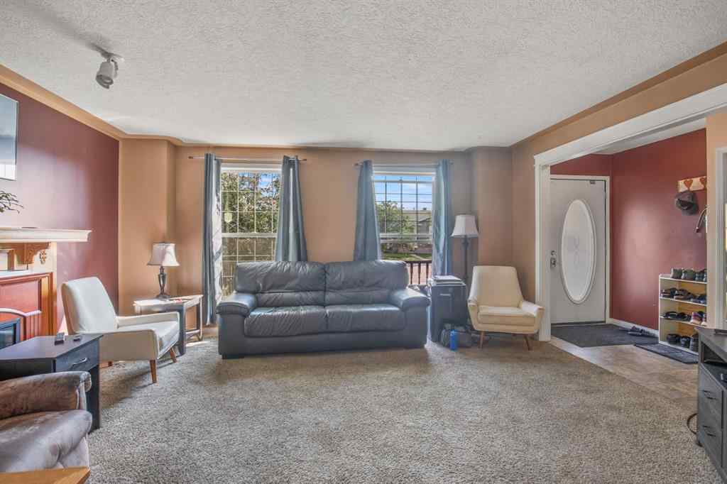 MLS® A2256582 - 4618 55 Avenue  in Meadowview Village Lacombe, Residential