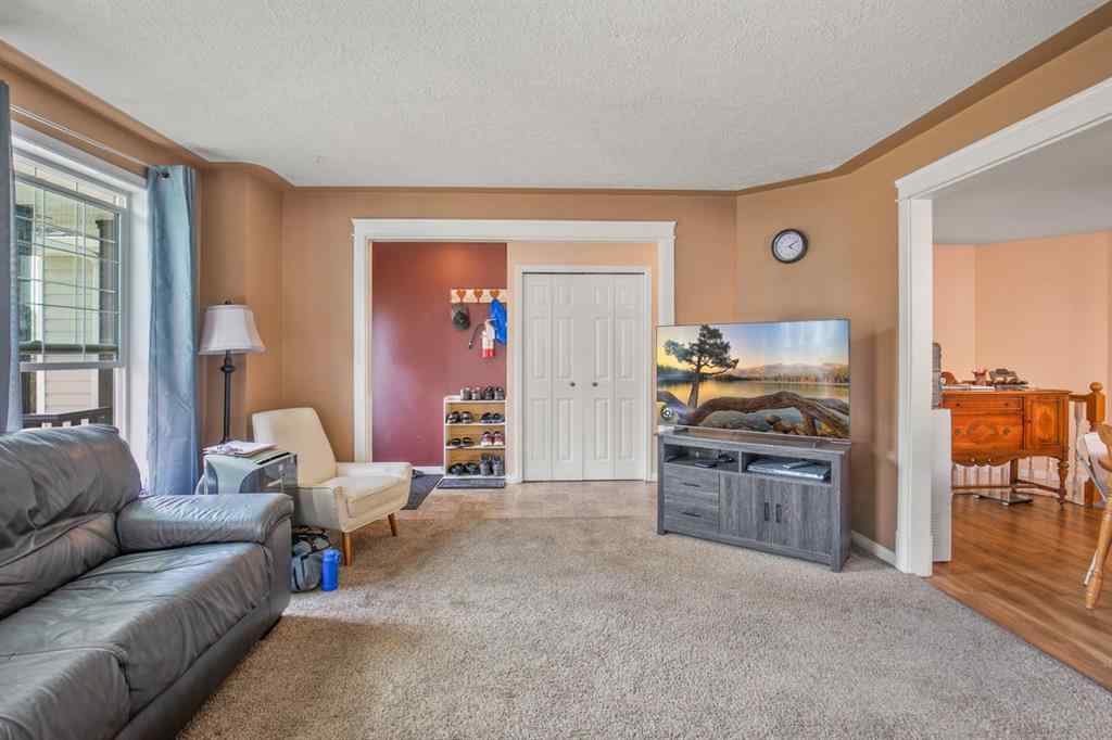 MLS® A2256582 - 4618 55 Avenue  in Meadowview Village Lacombe, Residential