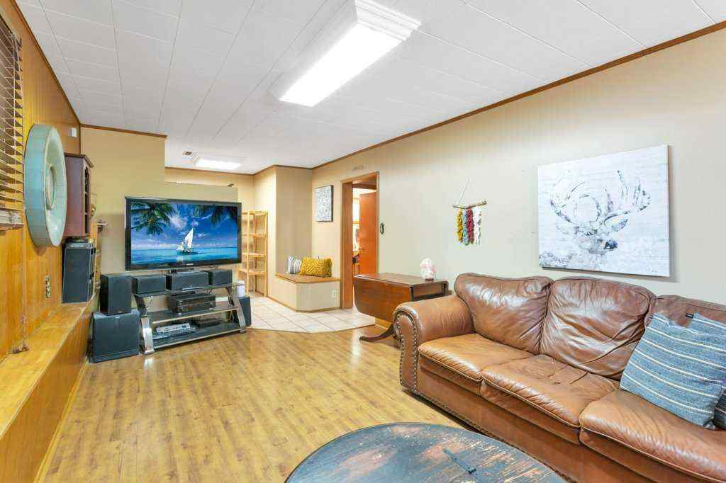 MLS® A2256584 - 5436 53 Avenue  in Downtown Lacombe Lacombe, Residential