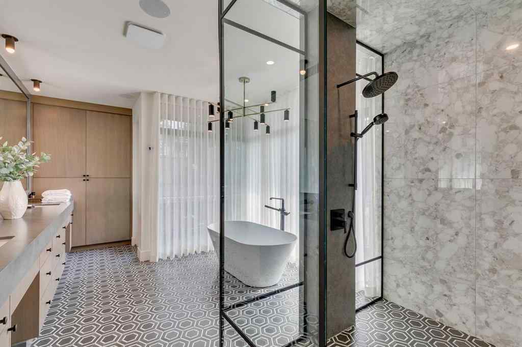 MLS® A2256587 - 2316 12 Avenue NW in Hounsfield Heights/Briar Hill Calgary, Residential