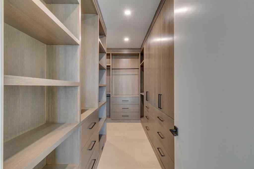 MLS® A2256587 - 2316 12 Avenue NW in Hounsfield Heights/Briar Hill Calgary, Residential