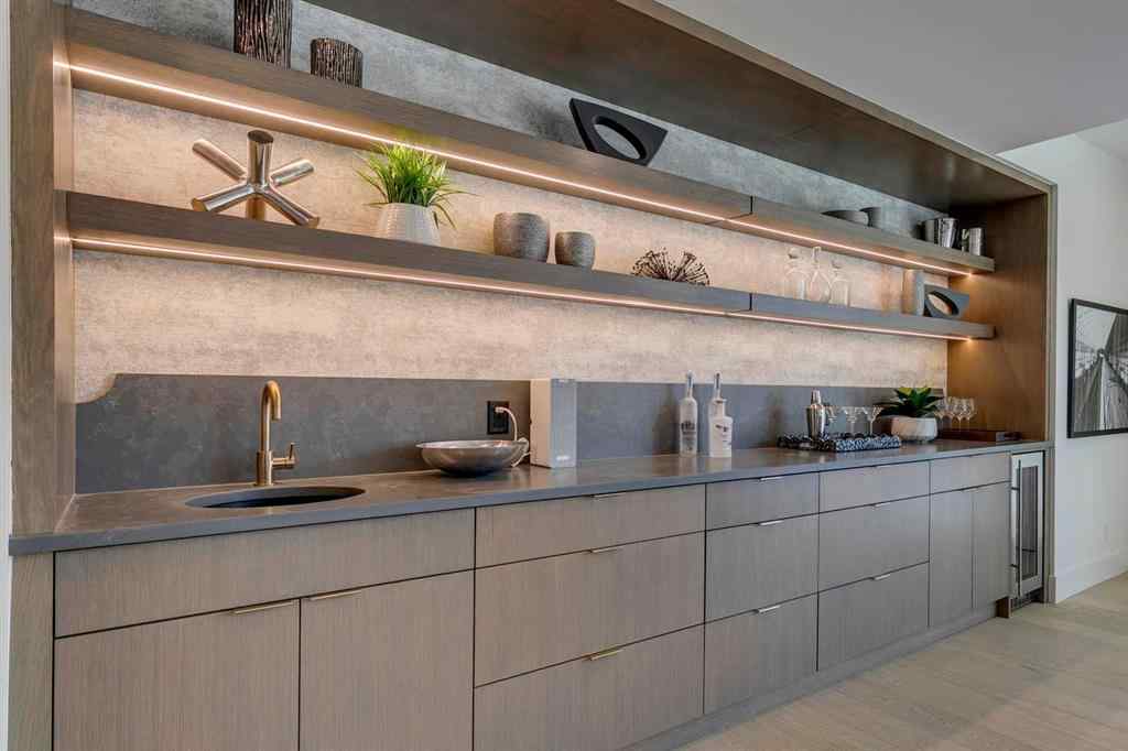 MLS® A2256587 - 2316 12 Avenue NW in Hounsfield Heights/Briar Hill Calgary, Residential