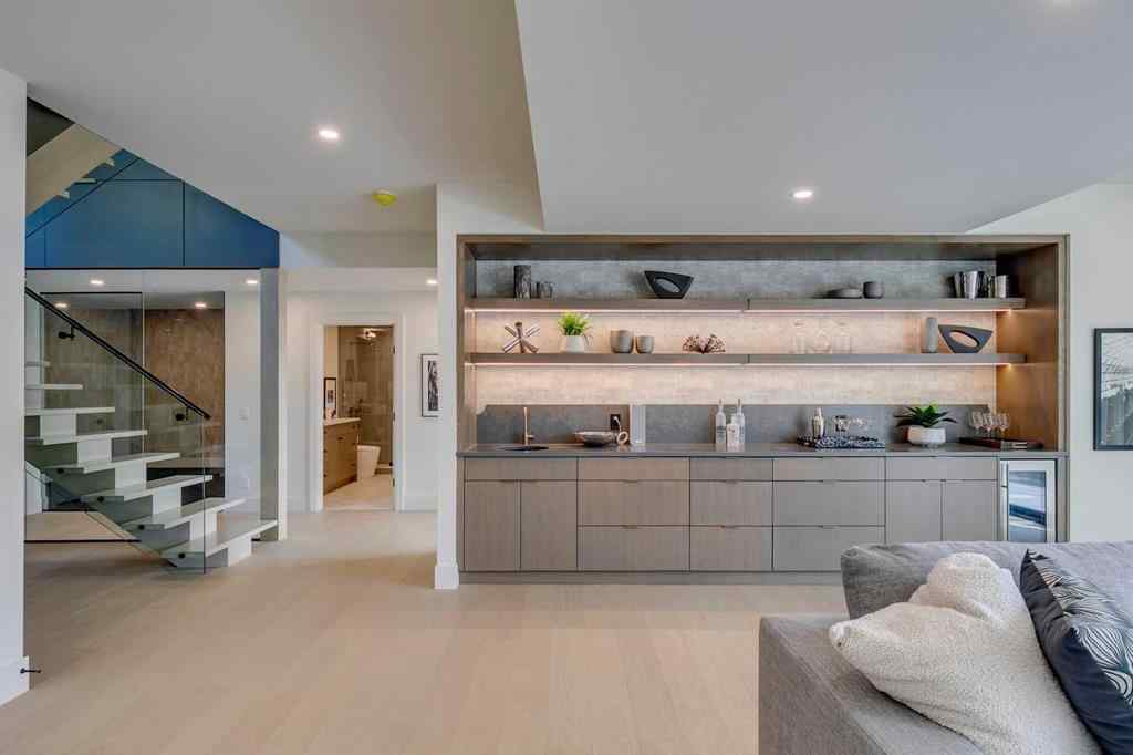MLS® A2256587 - 2316 12 Avenue NW in Hounsfield Heights/Briar Hill Calgary, Residential