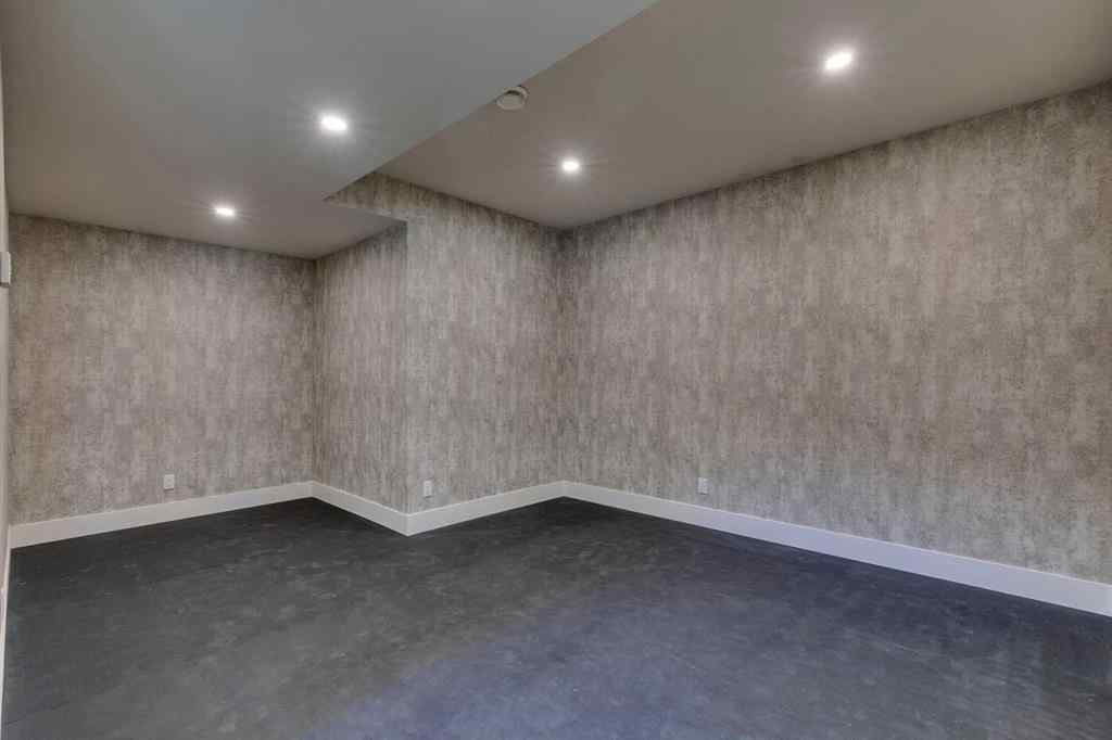 MLS® A2256587 - 2316 12 Avenue NW in Hounsfield Heights/Briar Hill Calgary, Residential