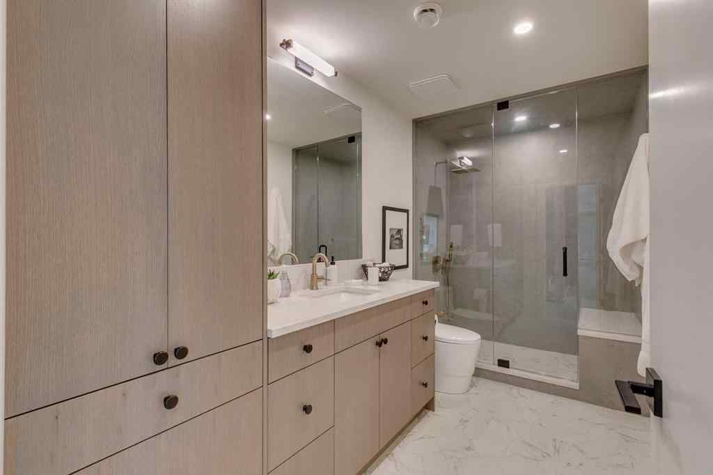 MLS® A2256587 - 2316 12 Avenue NW in Hounsfield Heights/Briar Hill Calgary, Residential