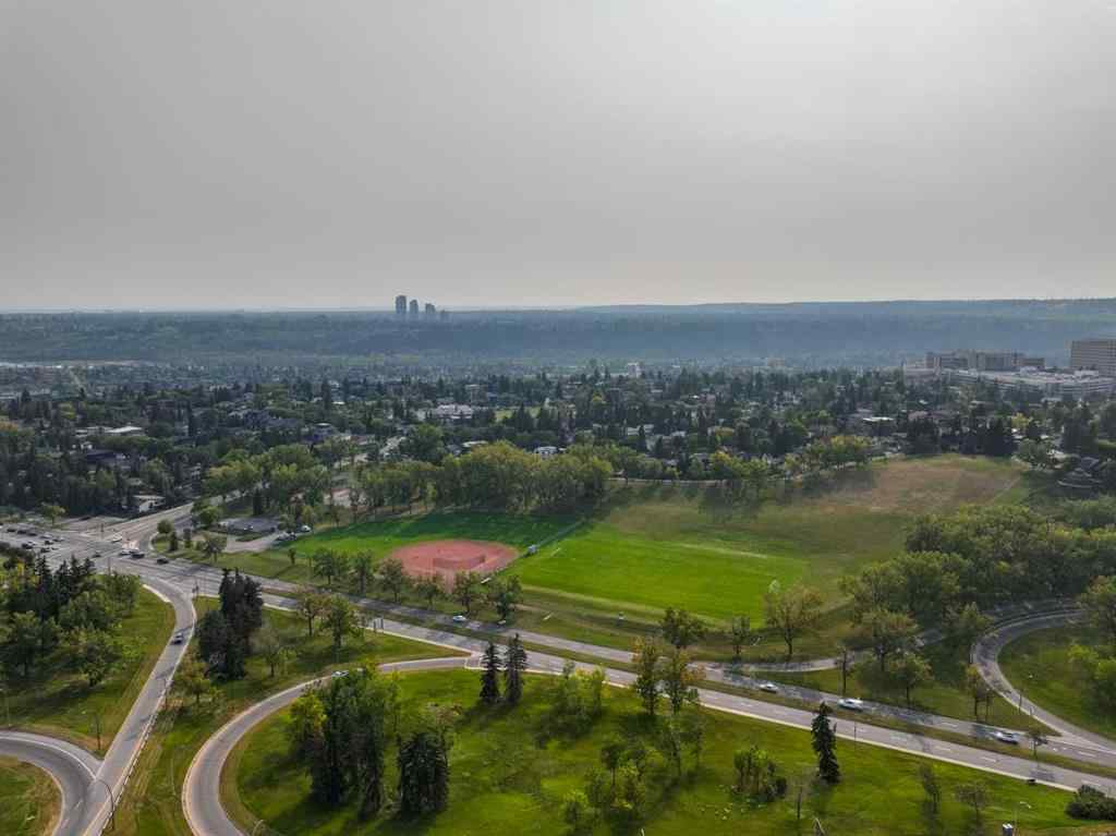 MLS® A2256587 - 2316 12 Avenue NW in Hounsfield Heights/Briar Hill Calgary, Residential