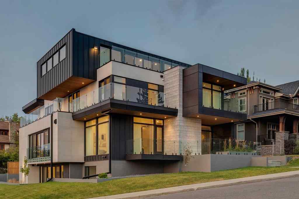 MLS® A2256587 - 2316 12 Avenue NW in Hounsfield Heights/Briar Hill Calgary, Residential