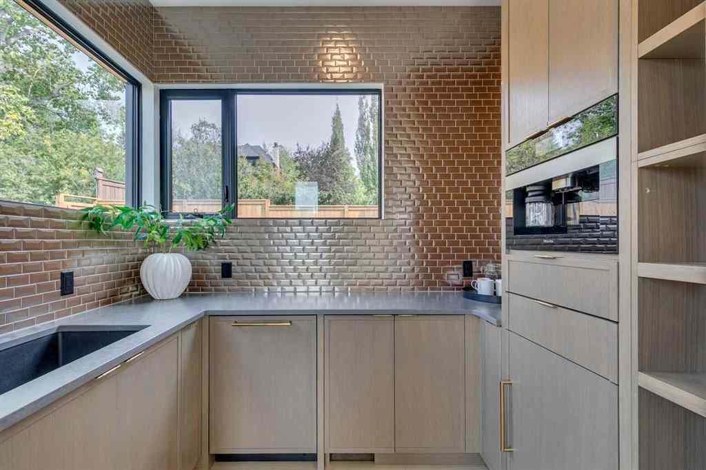 MLS® A2256587 - 2316 12 Avenue NW in Hounsfield Heights/Briar Hill Calgary, Residential