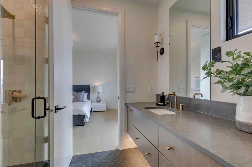 MLS® A2256587 - 2316 12 Avenue NW in Hounsfield Heights/Briar Hill Calgary, Residential