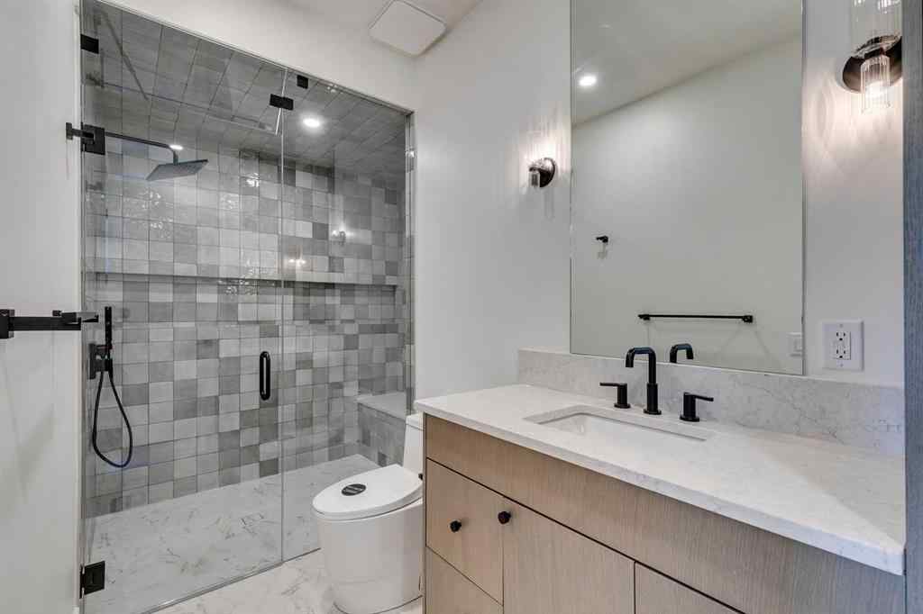 MLS® A2256587 - 2316 12 Avenue NW in Hounsfield Heights/Briar Hill Calgary, Residential