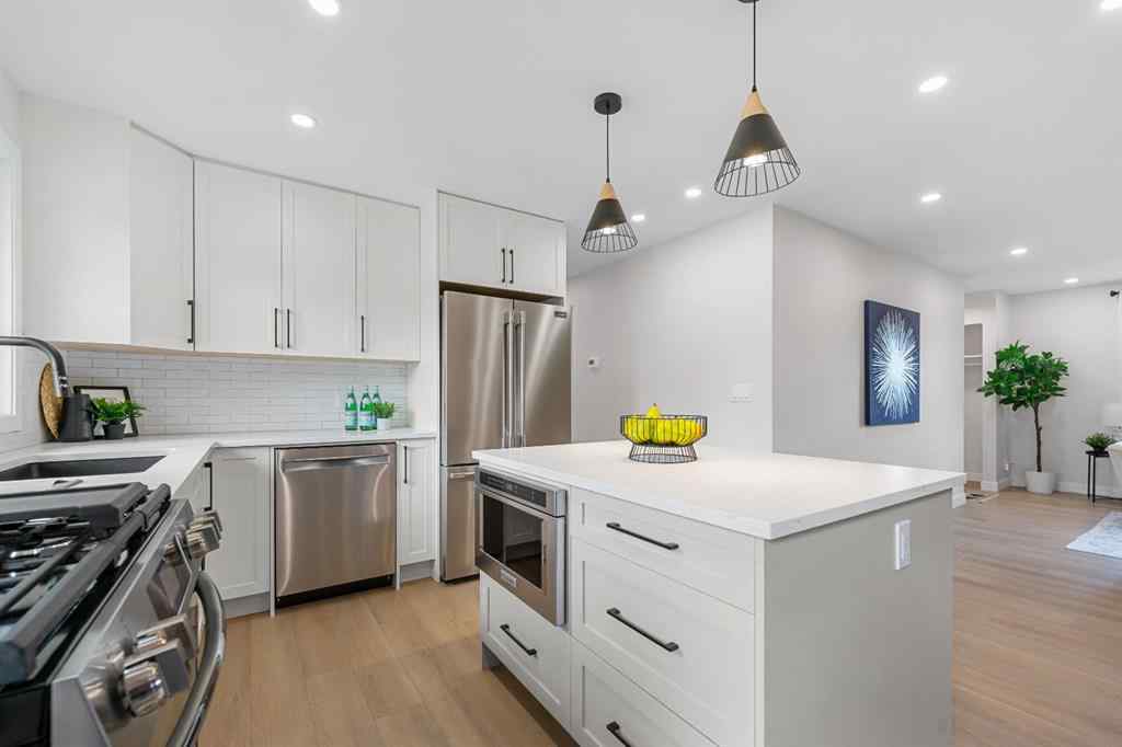 MLS® A2256591 - 9519 2 Street SE in Acadia Calgary, Residential