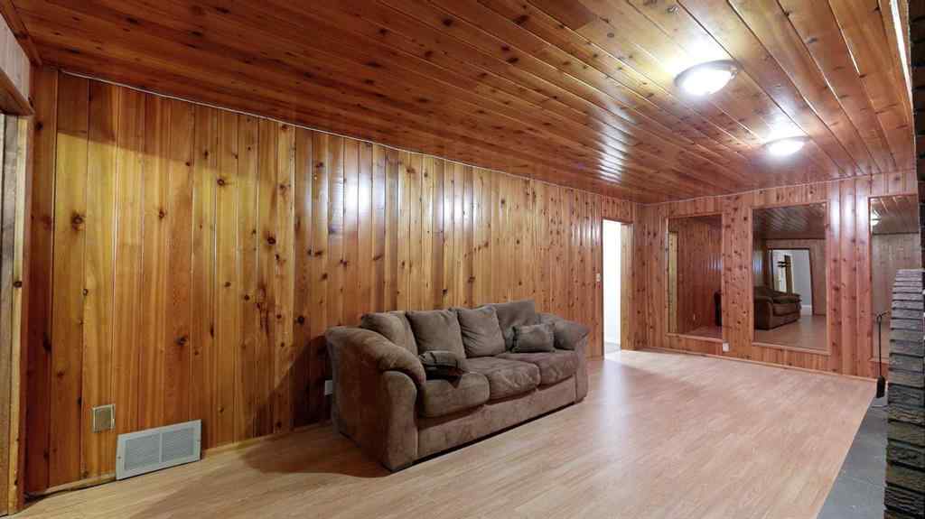 MLS® A2256592 - 9 56 Street Close  in Parkdale Stettler, Residential