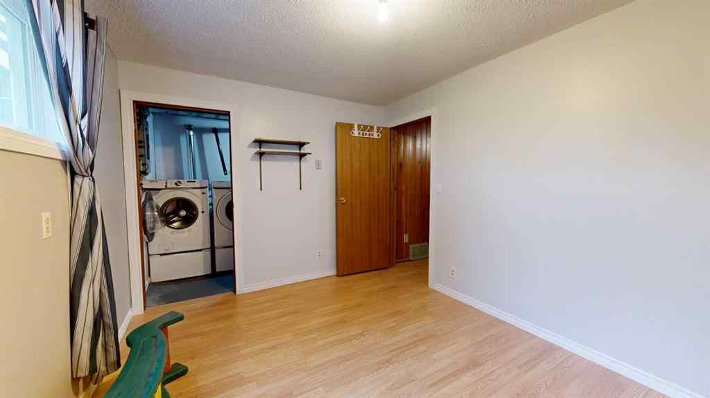 MLS® A2256592 - 9 56 Street Close  in Parkdale Stettler, Residential
