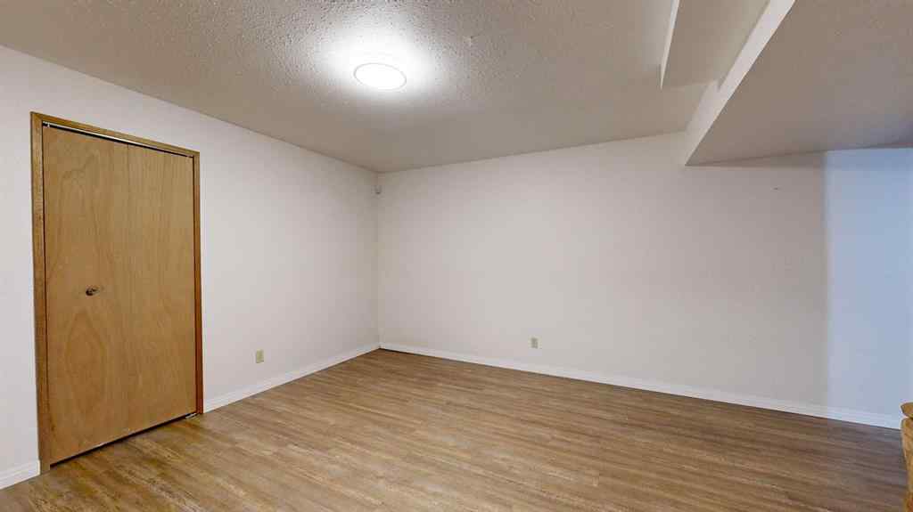 MLS® A2256592 - 9 56 Street Close  in Parkdale Stettler, Residential