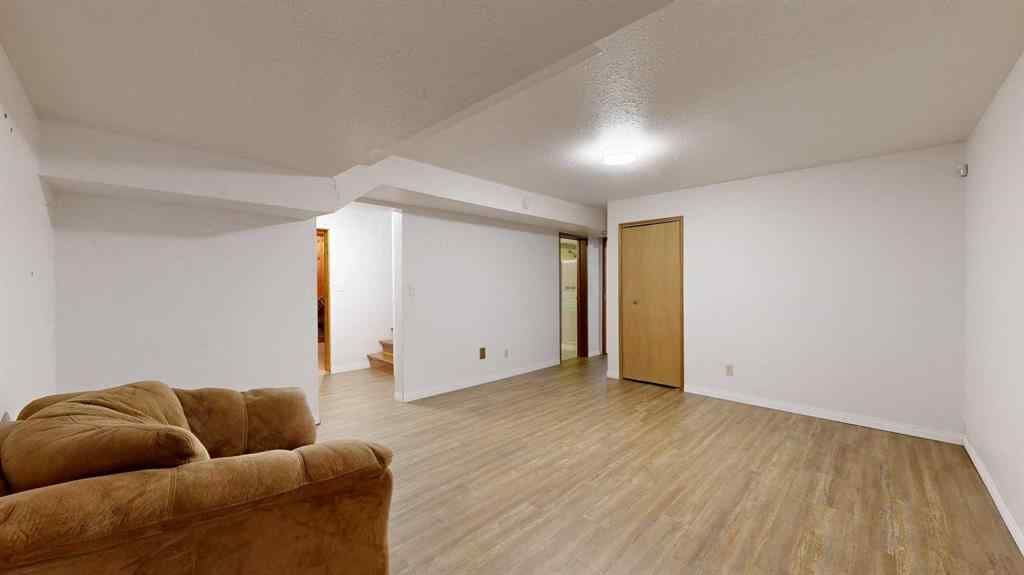 MLS® A2256592 - 9 56 Street Close  in Parkdale Stettler, Residential