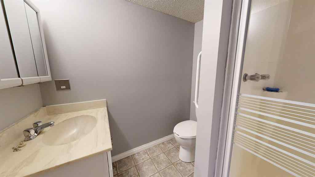 MLS® A2256592 - 9 56 Street Close  in Parkdale Stettler, Residential