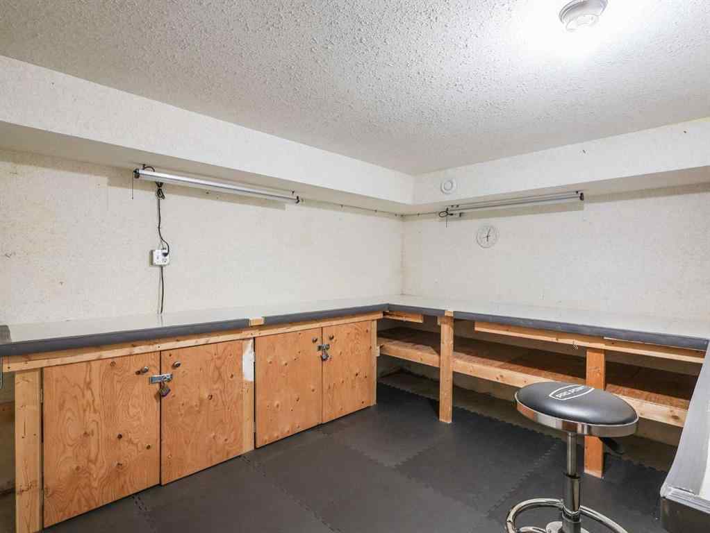 MLS® A2256592 - 9 56 Street Close  in Parkdale Stettler, Residential
