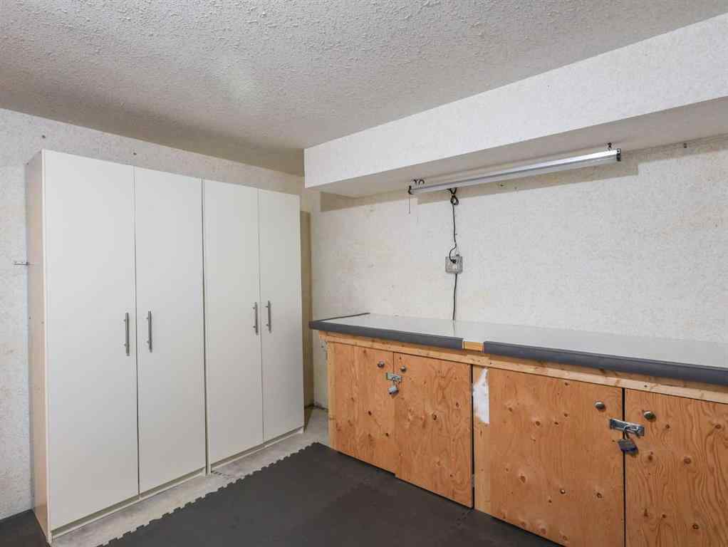 MLS® A2256592 - 9 56 Street Close  in Parkdale Stettler, Residential