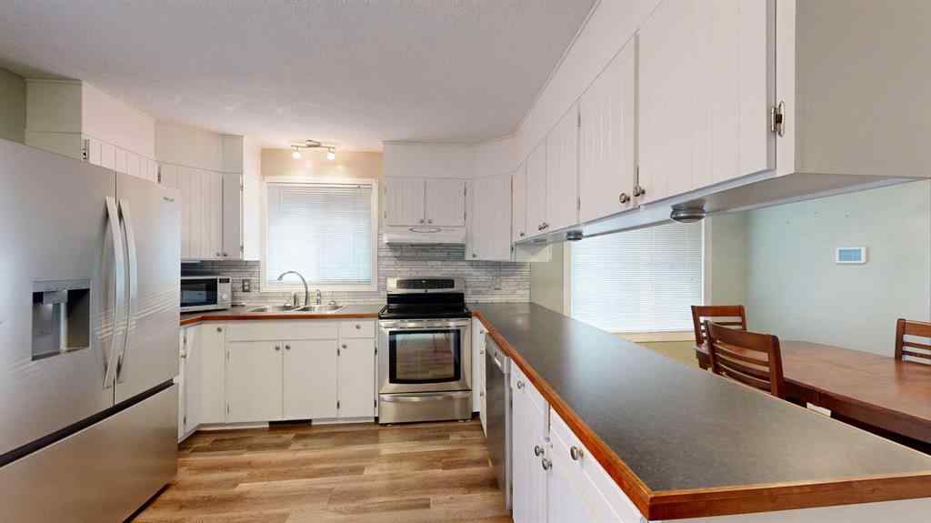 MLS® A2256592 - 9 56 Street Close  in Parkdale Stettler, Residential