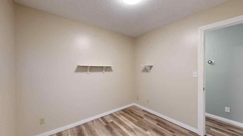 MLS® A2256592 - 9 56 Street Close  in Parkdale Stettler, Residential