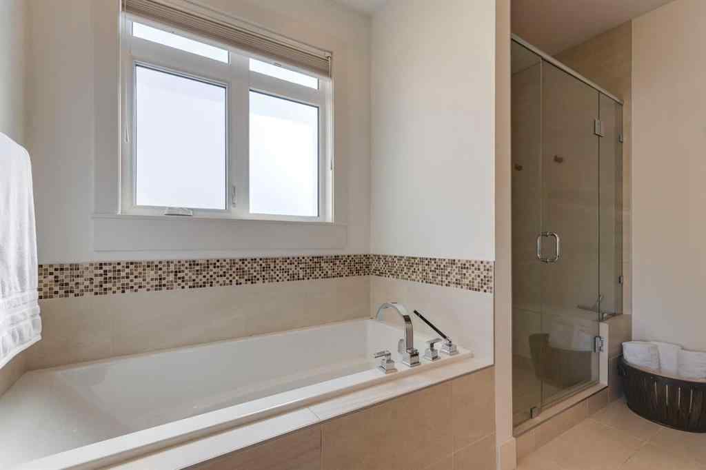 MLS® A2256598 - 1020 19 Avenue NW in Mount Pleasant Calgary, Residential