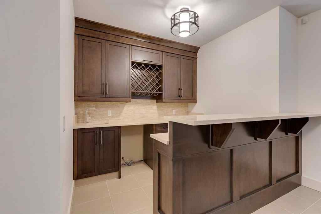 MLS® A2256598 - 1020 19 Avenue NW in Mount Pleasant Calgary, Residential