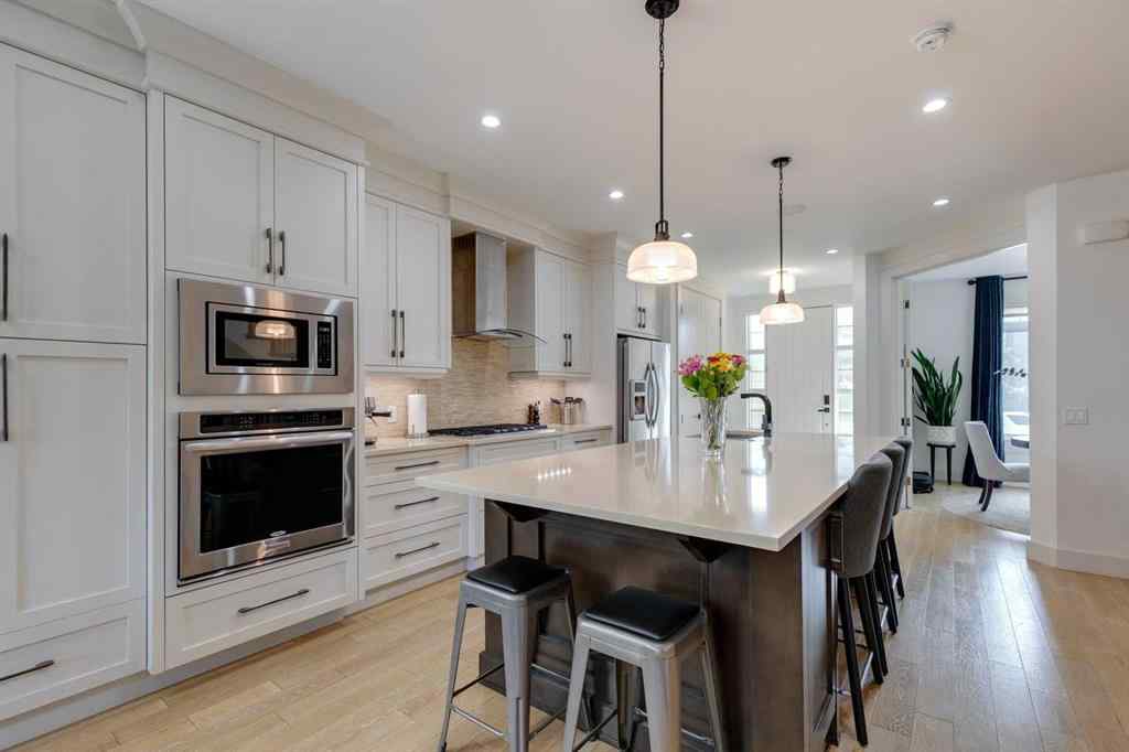 MLS® A2256598 - 1020 19 Avenue NW in Mount Pleasant Calgary, Residential