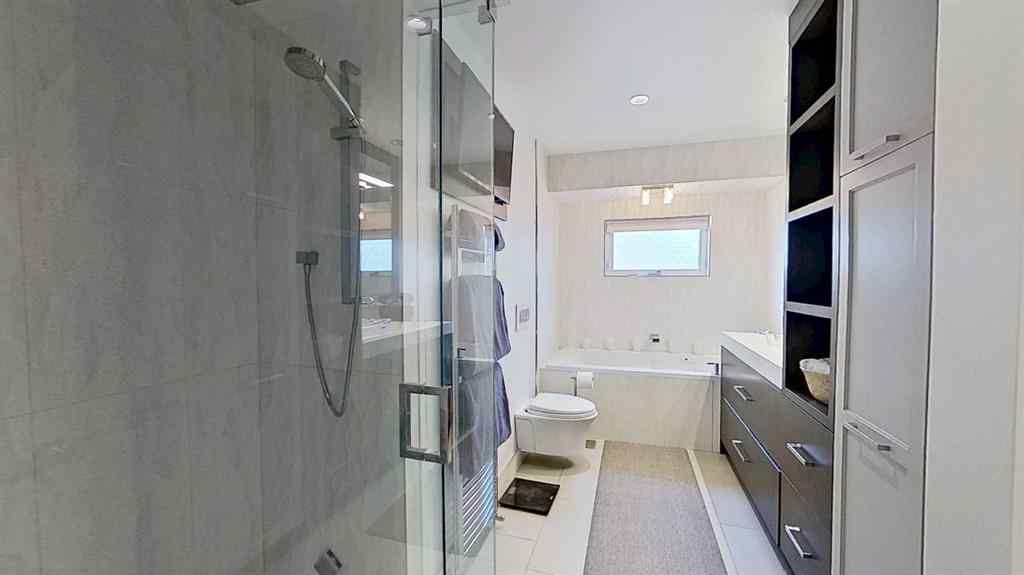 MLS® A2256601 - 1423 18 Street NE in Mayland Heights Calgary, Residential