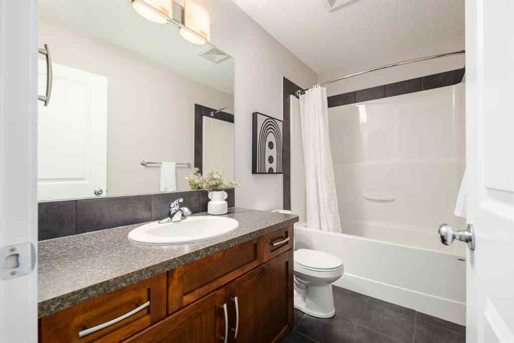 MLS® A2256603 - 133 Cougar Ridge Close SW in Cougar Ridge Calgary, Residential