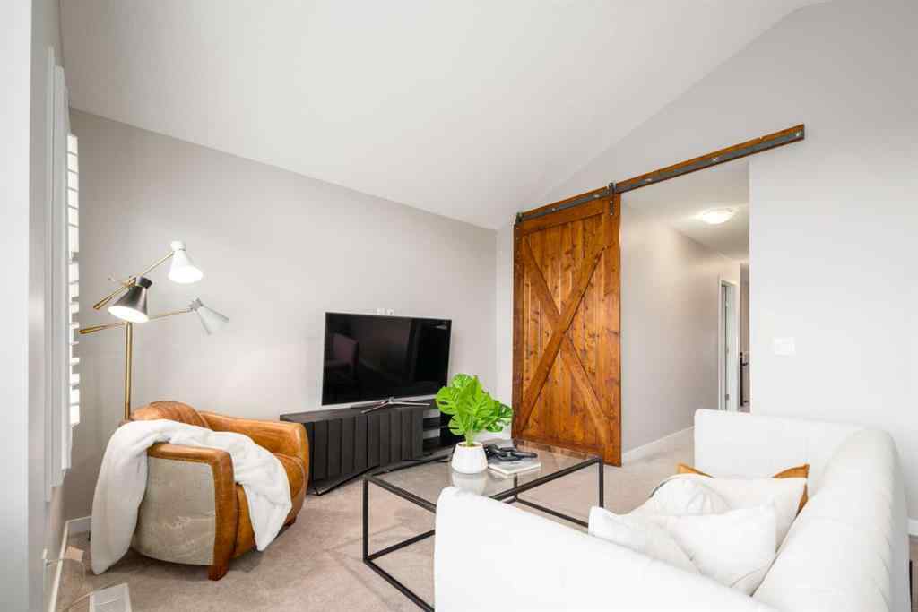 MLS® A2256603 - 133 Cougar Ridge Close SW in Cougar Ridge Calgary, Residential